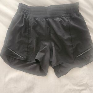 Lululemon Hotty Hot Shorts Blacj